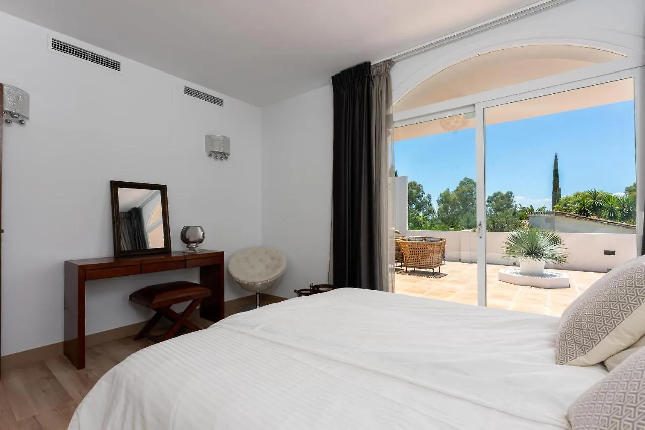 Luxurious Villa Close To Sea And Golf Marbella